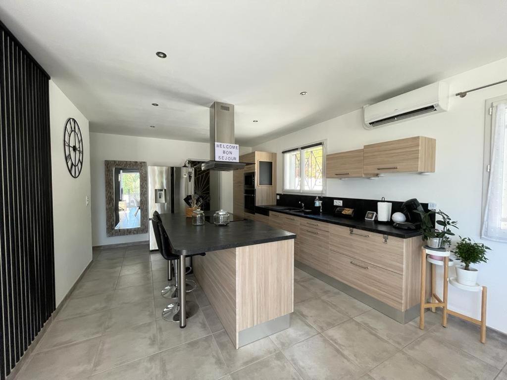 Villa Avec Piscine Кюэр Экстерьер фото